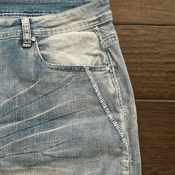 Yellowstone Dutton Ranch Jeans Womens XXL 37 Waist Boot Cut Denim White Washed - Picture 9 of 14